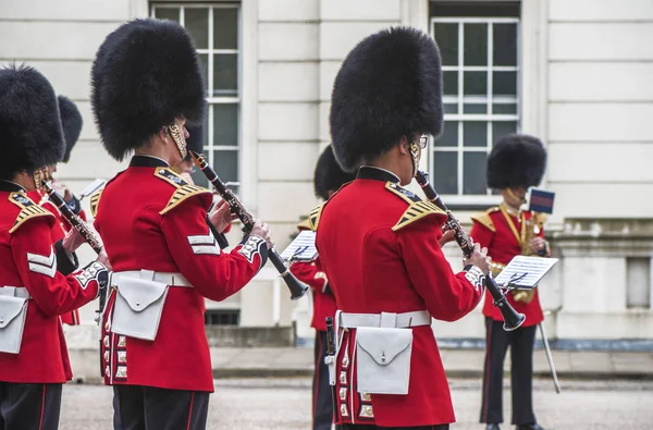 Kraliyet muhafızları Whitehall'daki — Stok fotoğraf