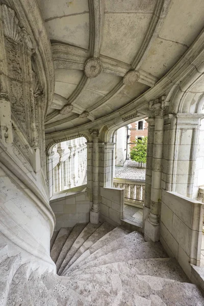 Trappa i slottet Blois — Stockfoto