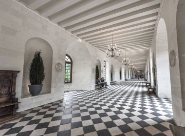 Chenonceau kale etrafında yürüyor