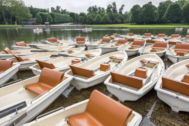 Parkta Kiralık Tekneler