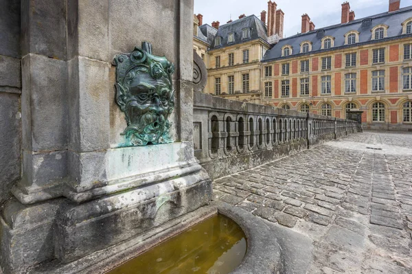 Uitzicht op het kasteel van Fontainebleau — Stockfoto