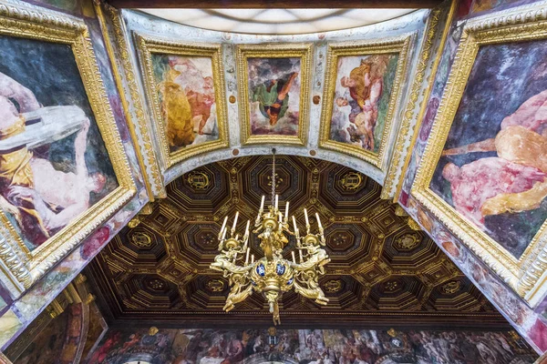 Dans les salles du palais de Fontainebleau — Photo