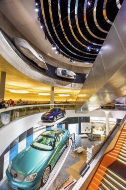 Mercedes-Benz Müzesi ziyaret