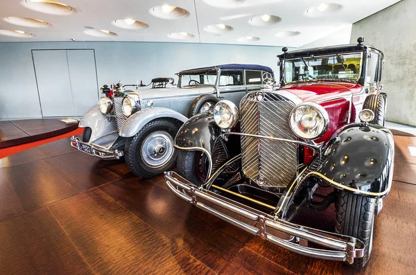 Mercedes Benz Müzesi ziyaret — Stok fotoğraf