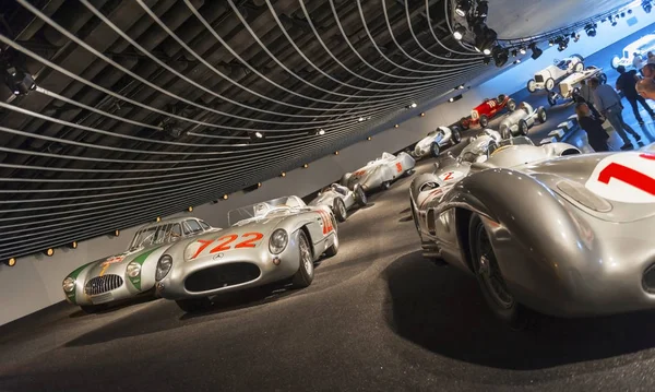 Mercedes Benz Müzesi ziyaret