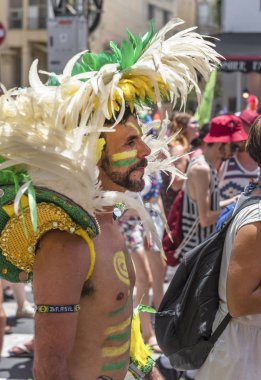 Tel Aviv'de Eşcinsel geçit töreninde