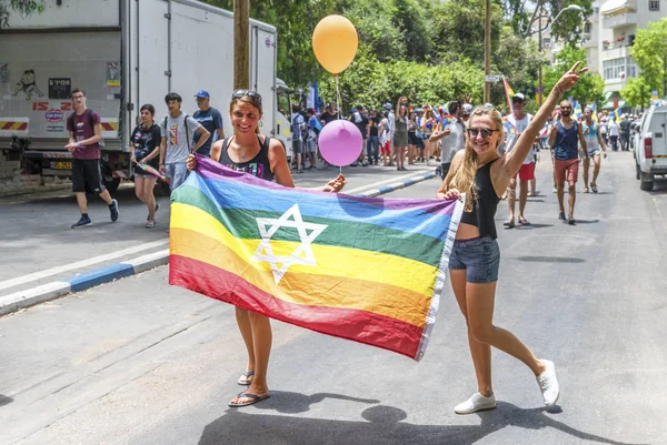 Yıllık Eşcinsel geçit töreninde, Tel Aviv