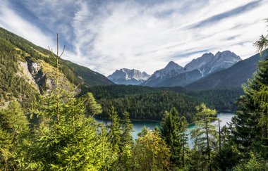 Alp göller berrak suları