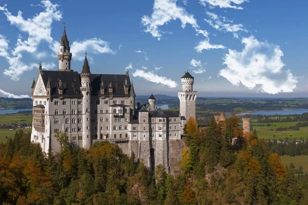 Outra vista sobre o famoso castelo — Fotografia de Stock