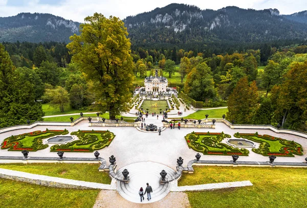 En el parque del palacio Linderhof — Foto de Stock