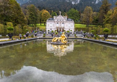 Merkez Çeşmesi Linderhof Park