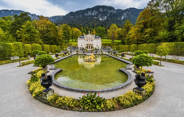 Merkez Çeşmesi Linderhof Park