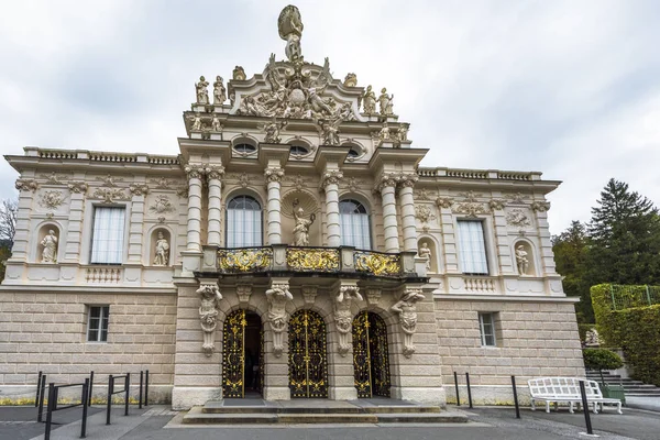 Kijk op slot Linderhof paleis — Stockfoto