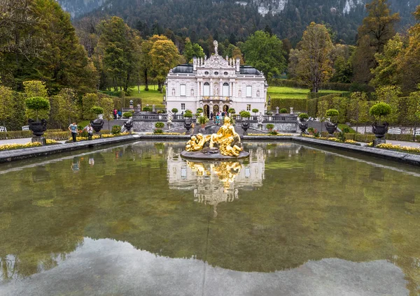 Merkez Çeşmesi Linderhof Park