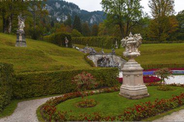 Ziyaret Linderhof Palace park