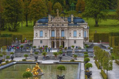 Ziyaret Linderhof Palace park