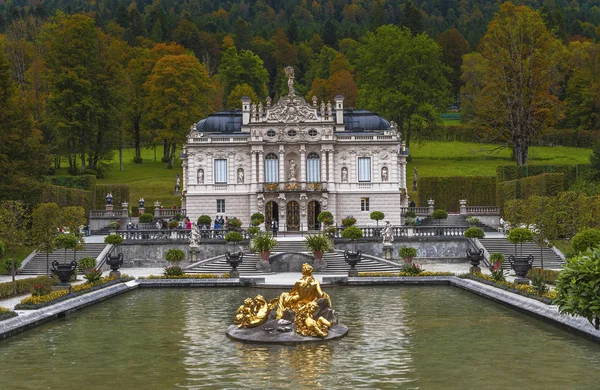 Ziyaret Linderhof Palace park