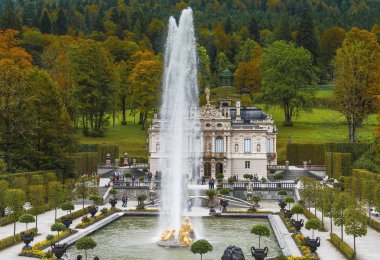 Ziyaret Linderhof Palace park