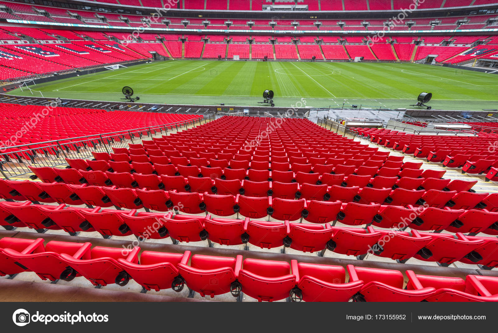 Visiting Wembley stadium — Stock Editorial Photo © yorgy67 #173155952