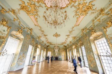 Berlin, Almanya - Şubat 2017: Etkileyici salonları Charlottenburg Sarayı