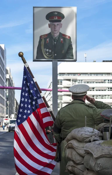 Берлин Германия Март 2017 Года Пороге Check Point Charlie — стоковое фото