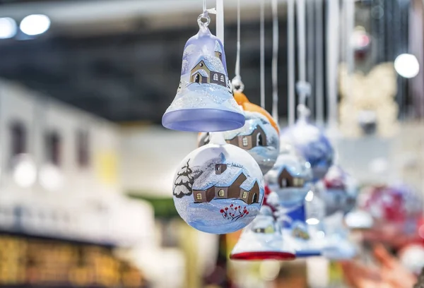 な明るいクリスマスと正月飾り — ストック写真