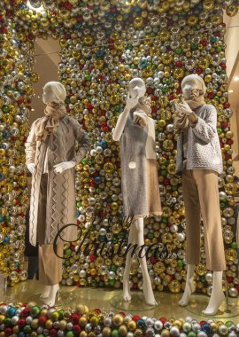 Milan, İtalya'nın merkezi Noel gösterisi penceresinde