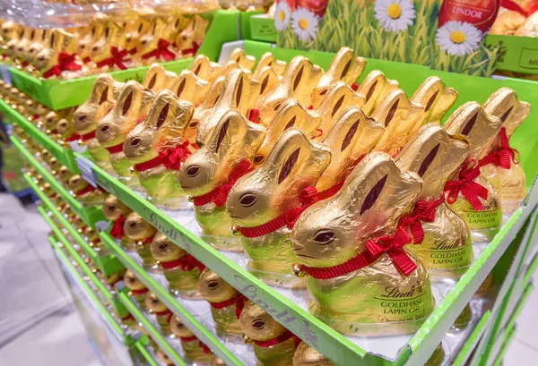 Цюрих Швейцария Апрель 2017 Шоколадные Кролики Кондитерском Магазине Lindt — стоковое фото