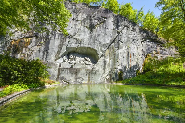 Lucerne Ölen Aslan Anıtı — Stok fotoğraf