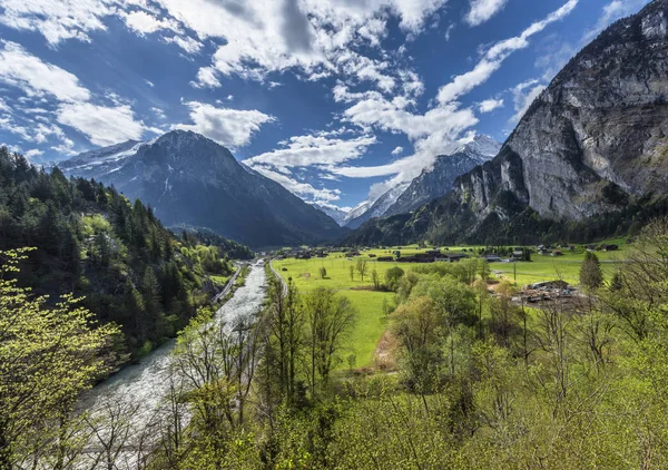 Vista Sobre Valle Cascadas Los Alpes Suizos —  Fotos de Stock