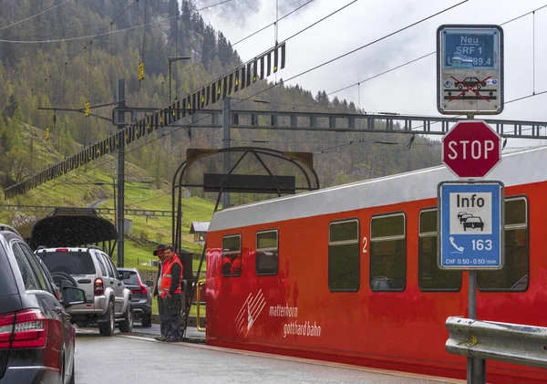 Campagna Svizzera Maggio 2017 Treno Alla Stazione Ferroviaria Campagna — Foto Stock