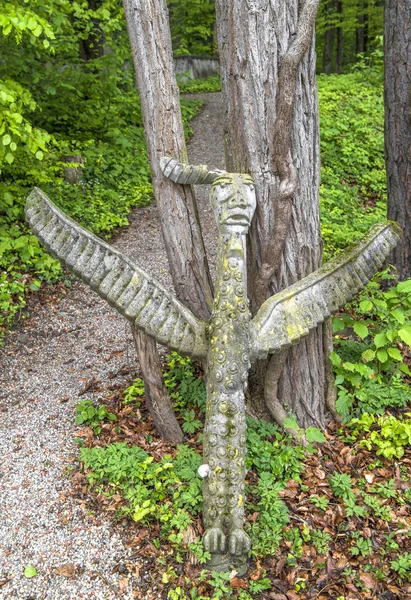 Dietikon 2017年5月 雕塑在布鲁诺韦伯公园 — 图库照片