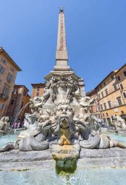 Roma, İtalya - Ağustos 2018: Piazza Navona, Çeşme parçası