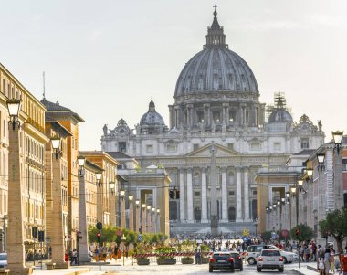 Rome, İtalya - Ağustos 2017: Görünüm Doğum via della Concilliazione St Peter's cathedral