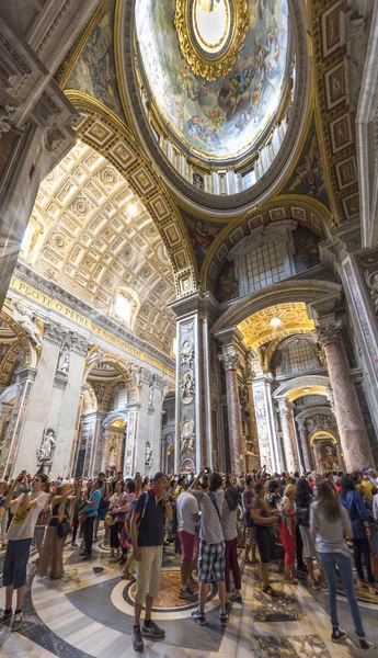 Rome Italy August 2018 Tourist San Pietro Cathedral — Stock Photo, Image