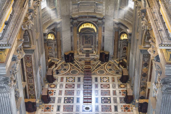 Rzym Włochy Sierpień 2018 Widok Wnętrze Katedry San Pietro Najwyższego — Zdjęcie stockowe