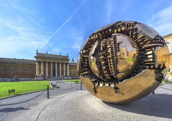 Rome Italy August 2018 Sphere Sphere Arnaldo Pomodoro Pineapple Yard — Stock Photo, Image