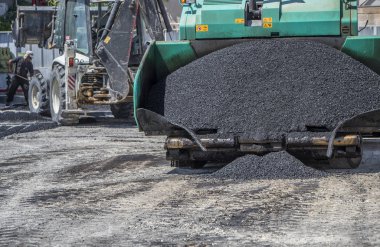 Ramla, İsrail - Eylül 2017: Asfalt işleri şehir sokakları