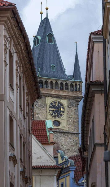 Prag Daki Tyn Kilisesi Nin Sokak Manzarası — Stok fotoğraf