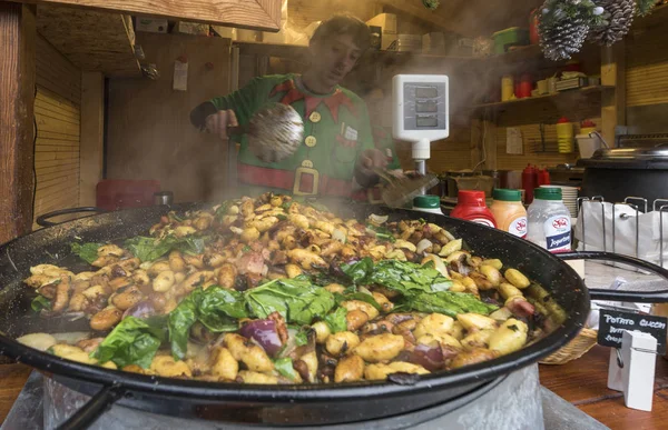 Traditionella Varm Mat Behandlar Centrala Prag — Stockfoto