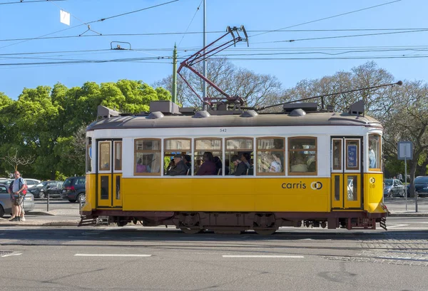 Традиционные Желтые Трамваи Лиссабона — стоковое фото
