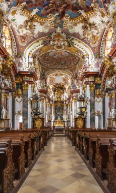 Wilhering Sarnıç Manastırı 'ndaki katedralin içinde, Avusturya