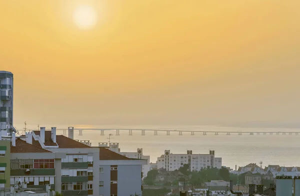 Pôr Sol Sobre Telhados Lisboa — Fotografia de Stock