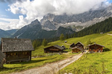 Dachstein, Aiustria yakınlarındaki Alp köyünde manzara