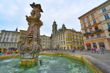 Avusturya, Linz 'in merkezindeki çeşme.
