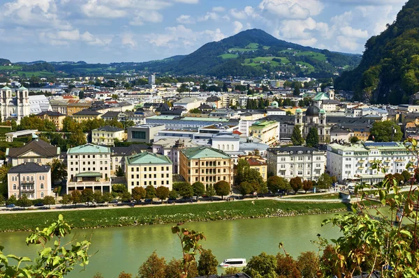 萨尔茨堡市中心的空中景观 — 图库照片