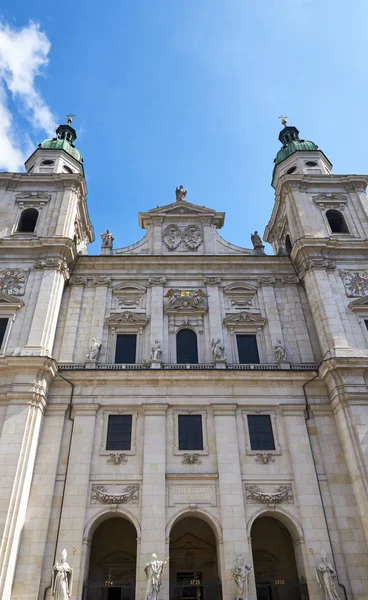 Frontalzusammenstoß Auf Dem Hauptstadtdom Salzburg Österreich — Stockfoto