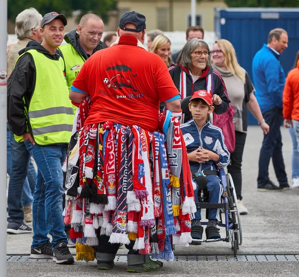 Fans Des Red Bulls Der Salzburger Arena — Stockfoto