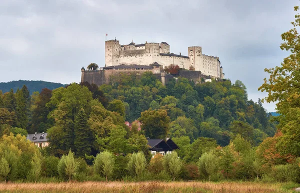 Pohled Hrad Hohenwerfen Rakouských Alpách Royalty Free Stock Fotografie