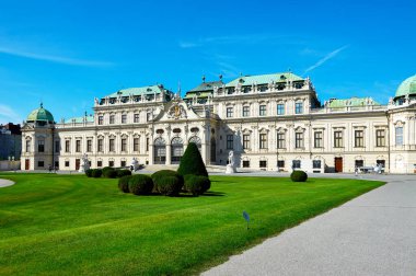 Viyana 'daki Belvedere parkında - tarihi yapı kompleksi -